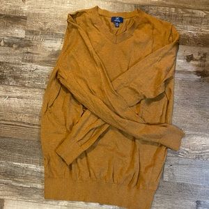 Men’s tan Henley neck sweater